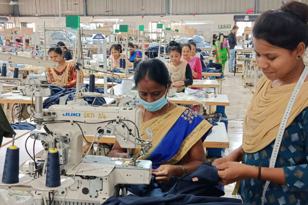 Besuch bei Wellknit Industries India - News | Besuch bei Wellknit India | WE ARE ZRCL