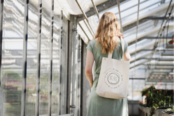 Weniger ist mehr - News | Fashion Revolution Week 2026 | WE ARE ZRCL
