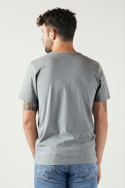 V-Neck T-Shirt 3er-Pack