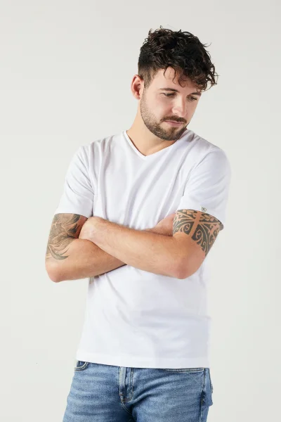 V-Neck T-Shirt 3er-Pack