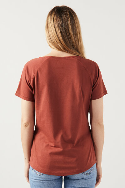 Basic T-Shirt