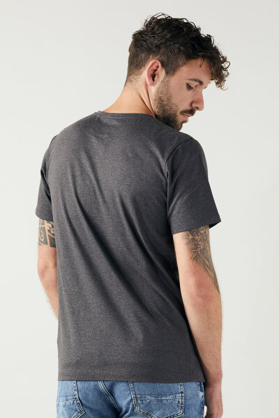 Henley T-Shirt