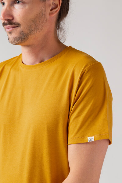 Basic T-Shirt