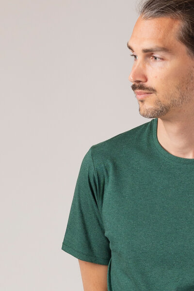 Basic T-Shirt