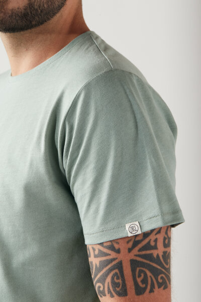 Basic T-Shirt