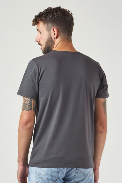 Basic T-Shirt