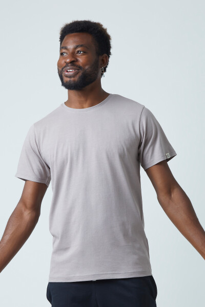 Basic T-Shirt