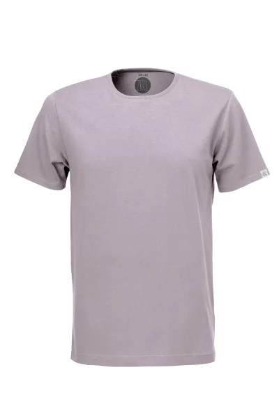 Basic T-Shirt